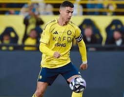 半场：多特1-1法兰克福，拜尔破门，乌尊点射