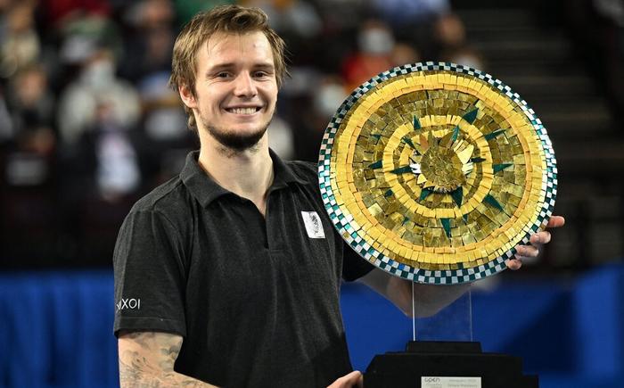 复出之路以 复出之路以