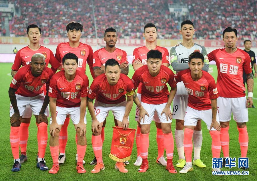 年轻球队在